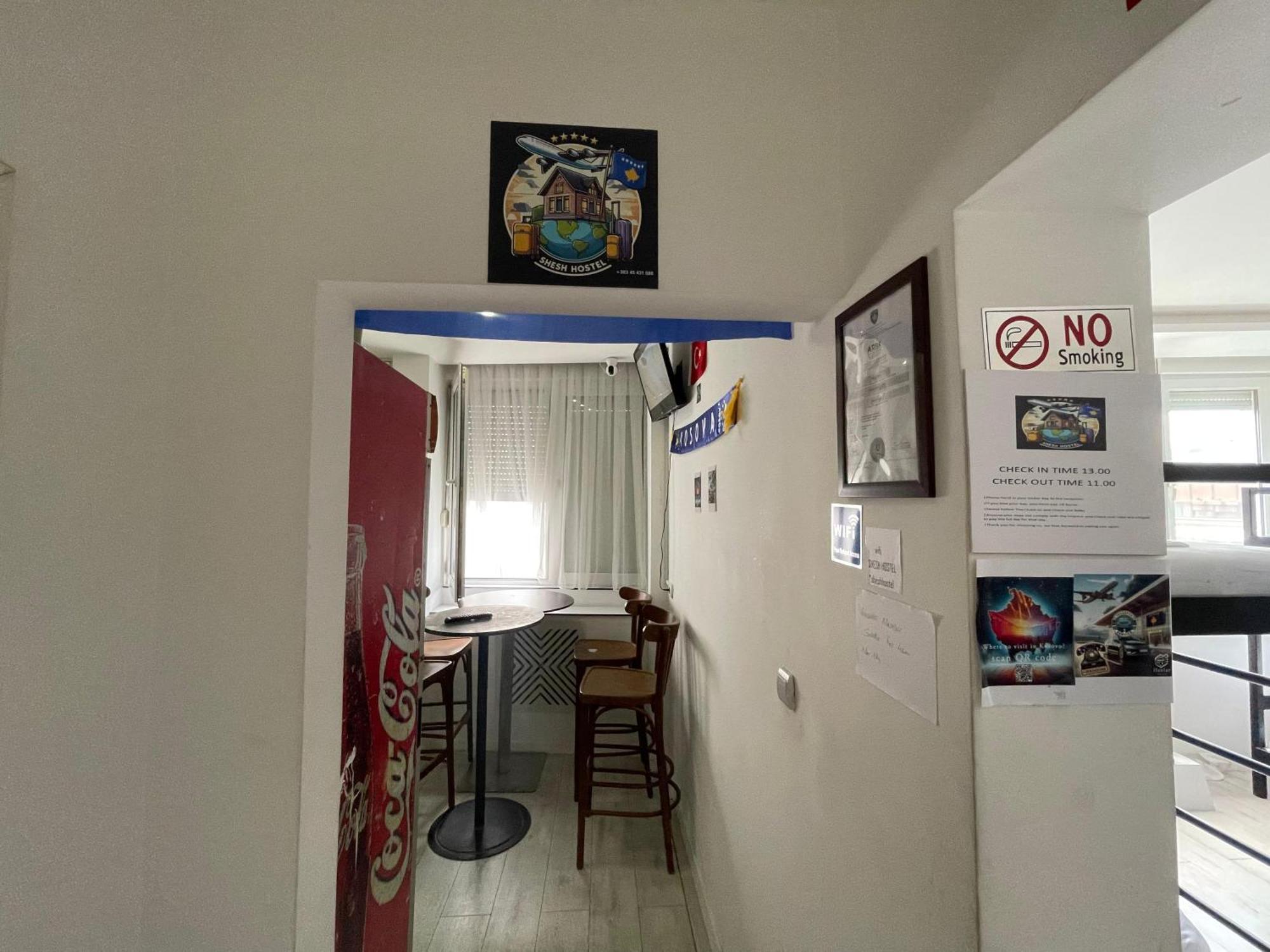 Shesh Hostel بريشتاين المظهر الخارجي الصورة
