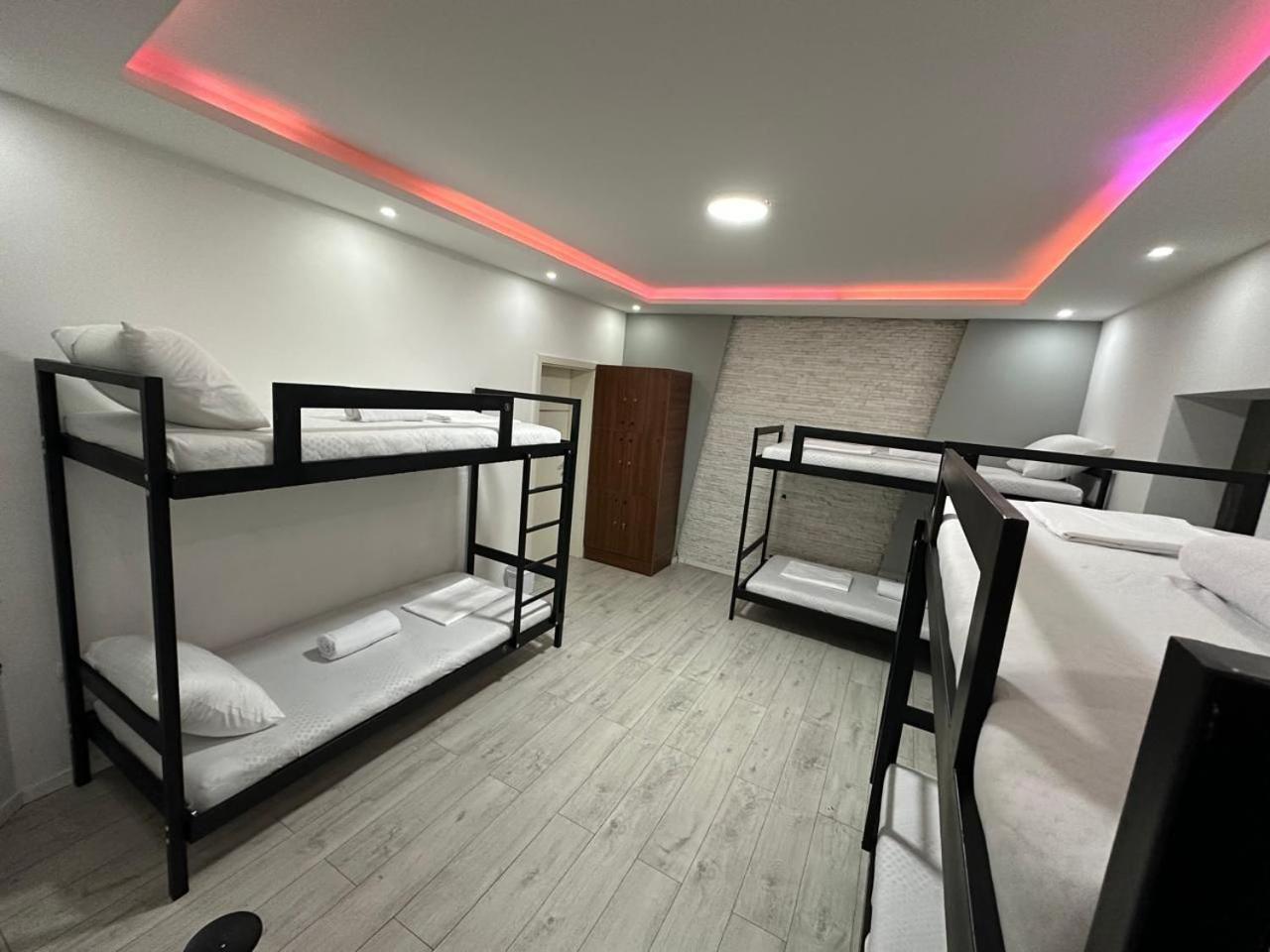 Shesh Hostel بريشتاين المظهر الخارجي الصورة