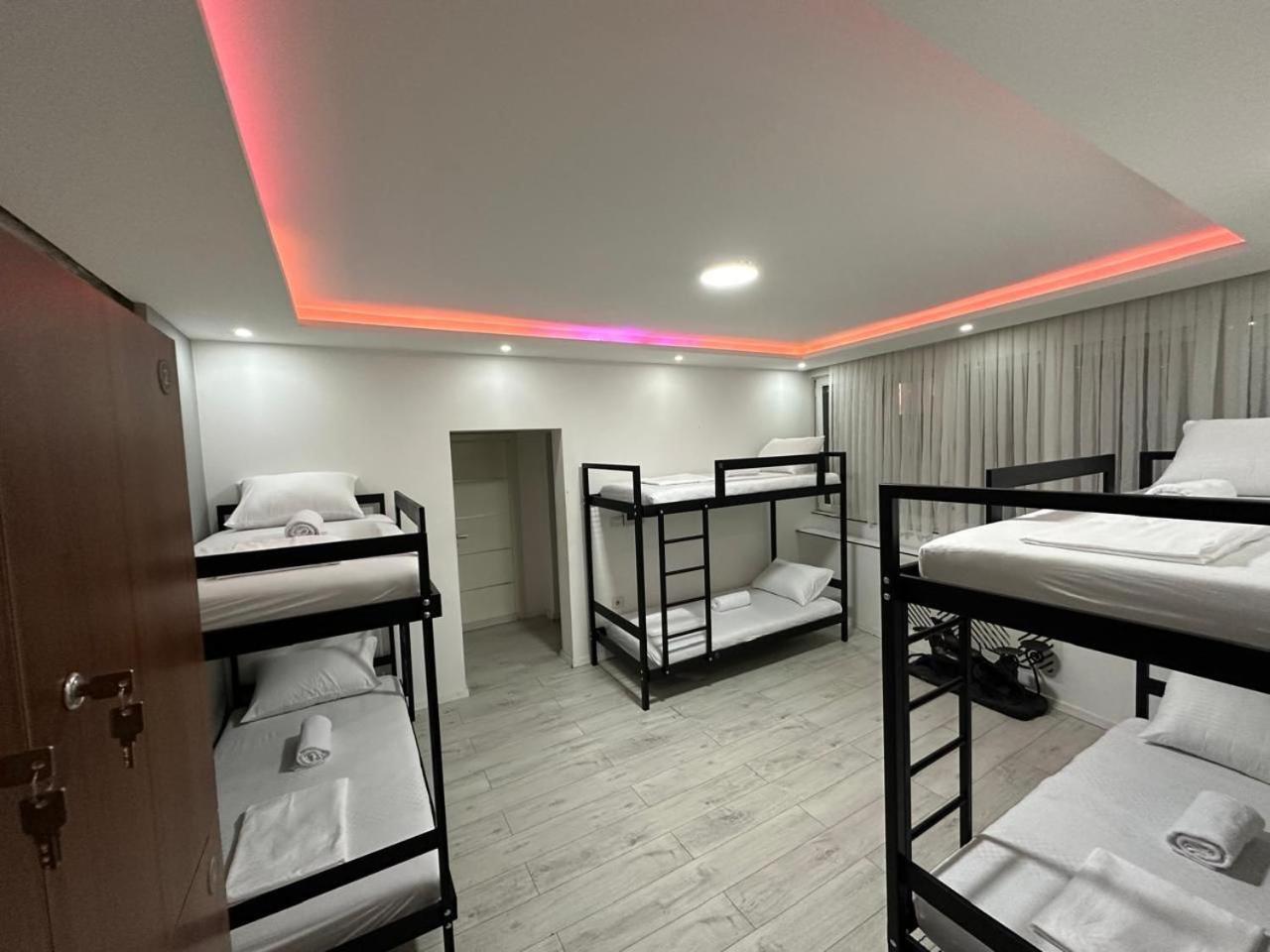 Shesh Hostel بريشتاين المظهر الخارجي الصورة