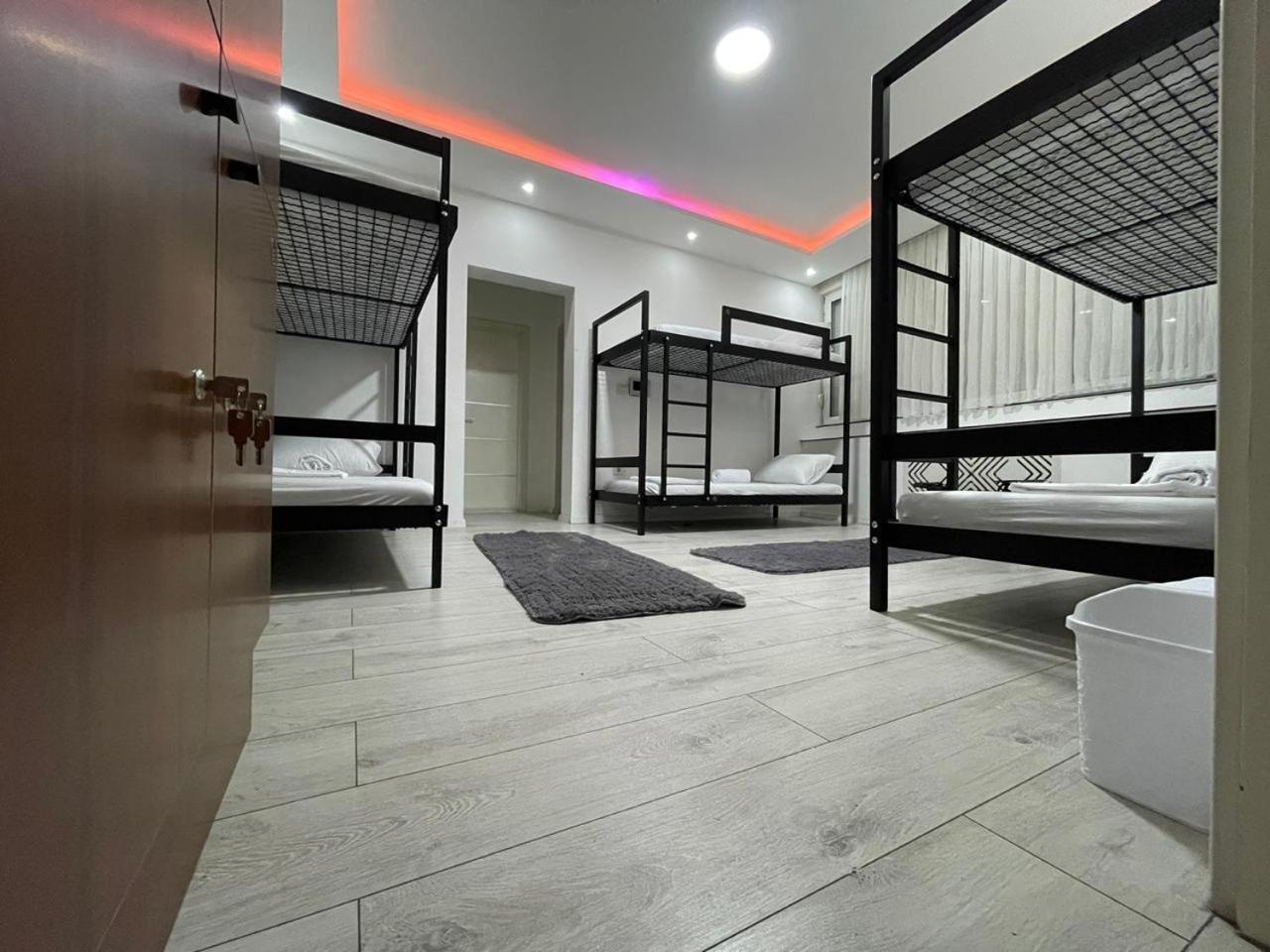 Shesh Hostel بريشتاين المظهر الخارجي الصورة
