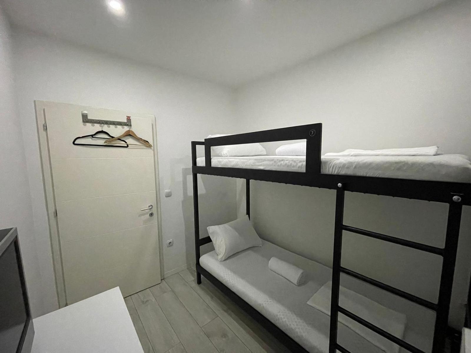 Shesh Hostel بريشتاين المظهر الخارجي الصورة