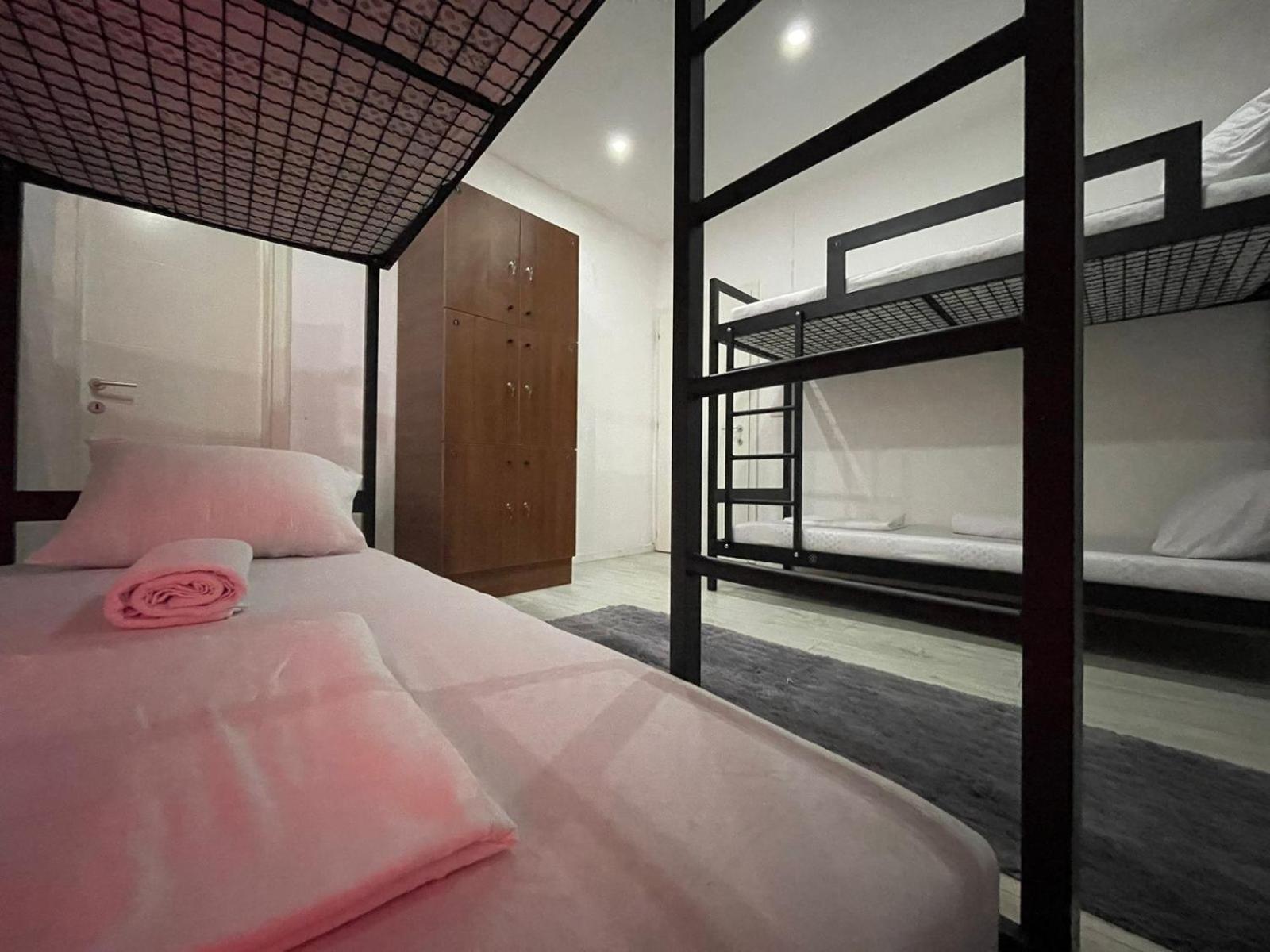 Shesh Hostel بريشتاين المظهر الخارجي الصورة